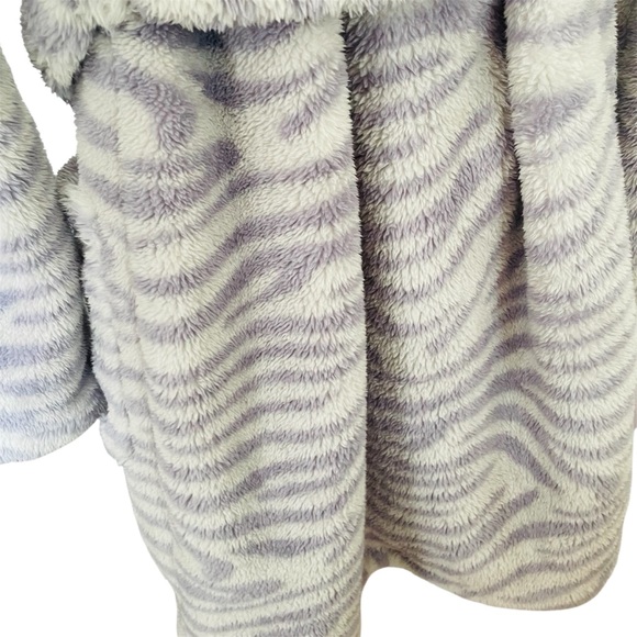 Ugg Soft Aarti Zebra Print Women’s Shearling Size Small Robe - Picture 3 of 6